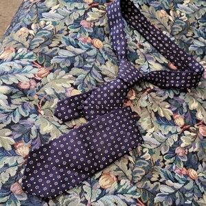 BROOKS BROTHERS, SilkMen's Navy Blue Patterned Tie, Printed In England